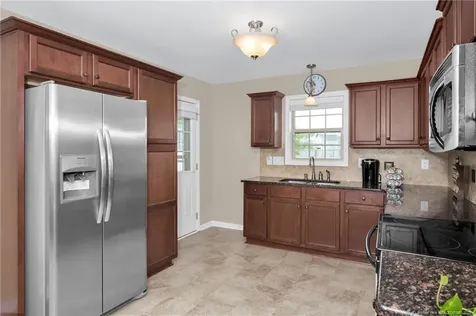 1093 Saint Johns Loop Raeford NC 28376
