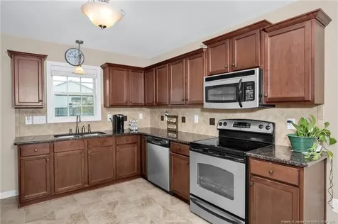 1093 Saint Johns Loop Raeford NC 28376