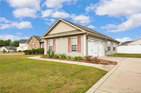 1093 Saint Johns Loop Raeford NC 28376