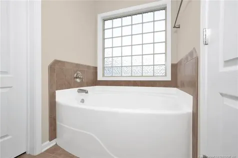 1093 Saint Johns Loop Raeford NC 28376