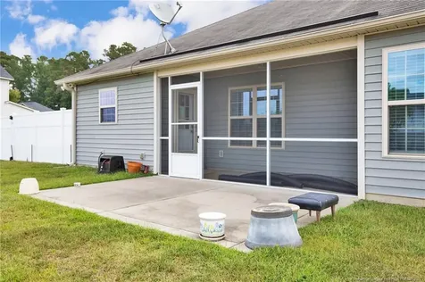 1093 Saint Johns Loop Raeford NC 28376