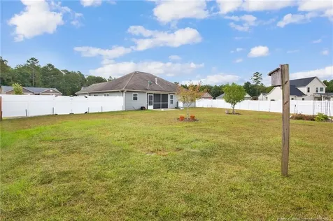 1093 Saint Johns Loop Raeford NC 28376