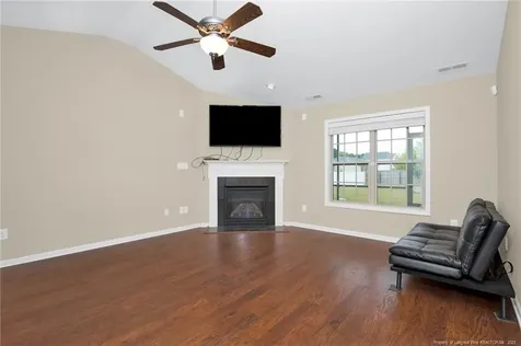 1093 Saint Johns Loop Raeford NC 28376