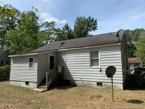 804 Saunders Street Raeford NC 28376