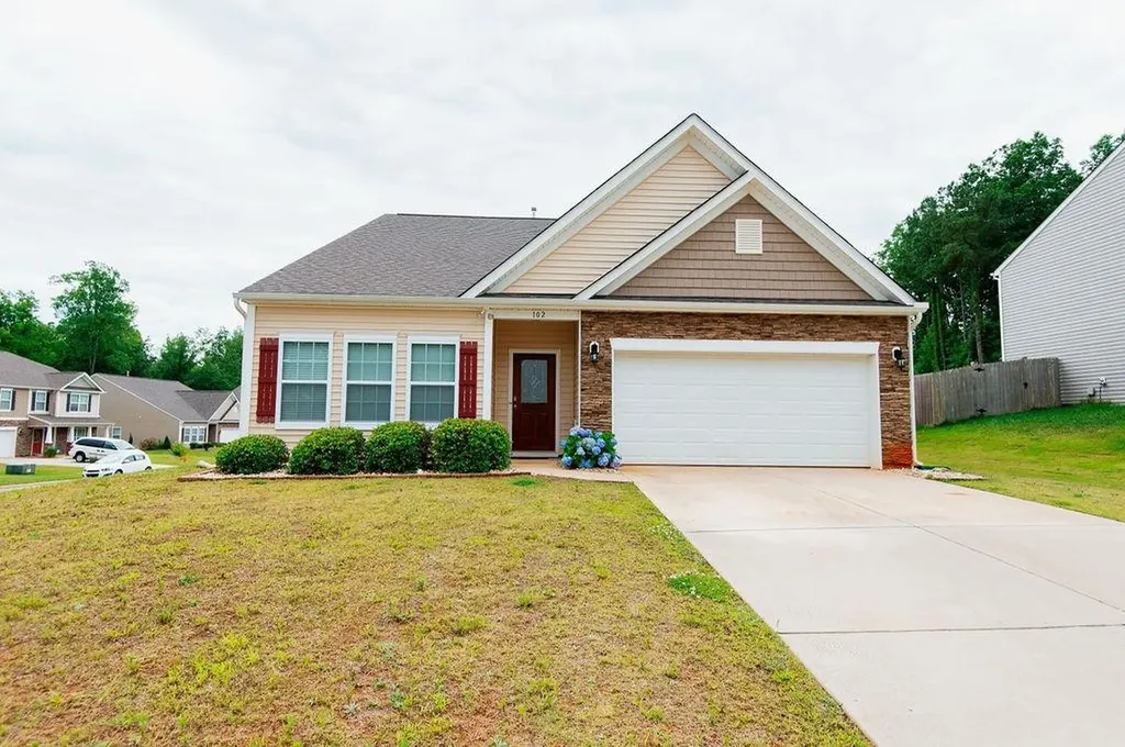 102 Hilliard Court Haw River NC 27258