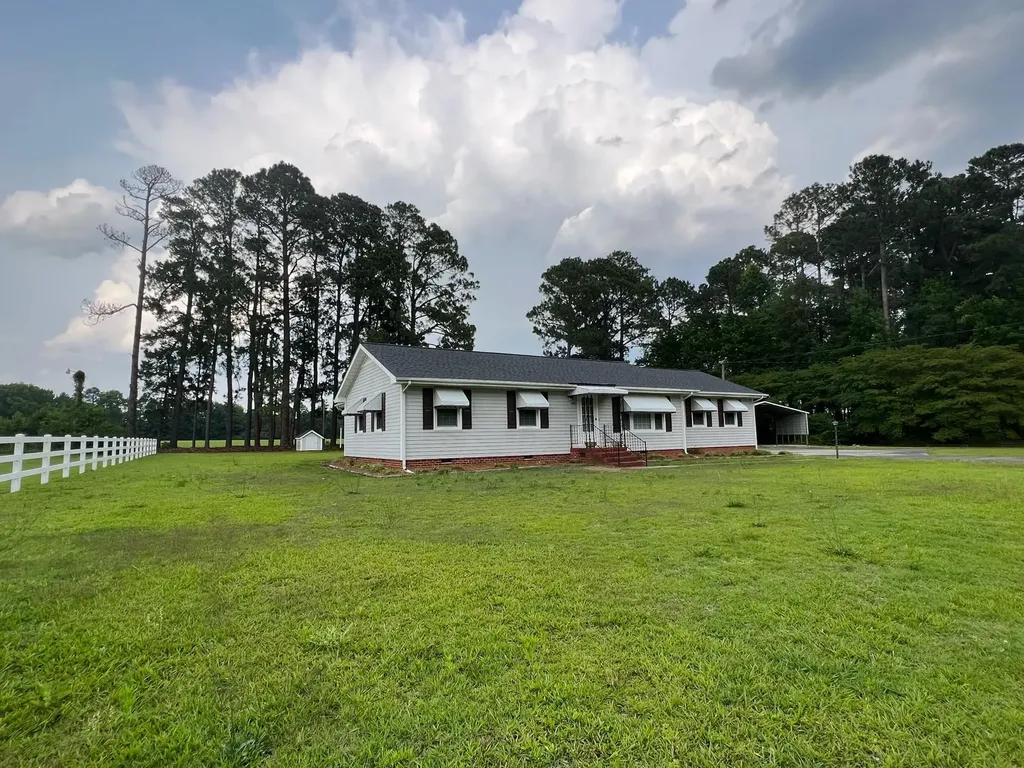 5863 Fairground Road Dunn NC 28334