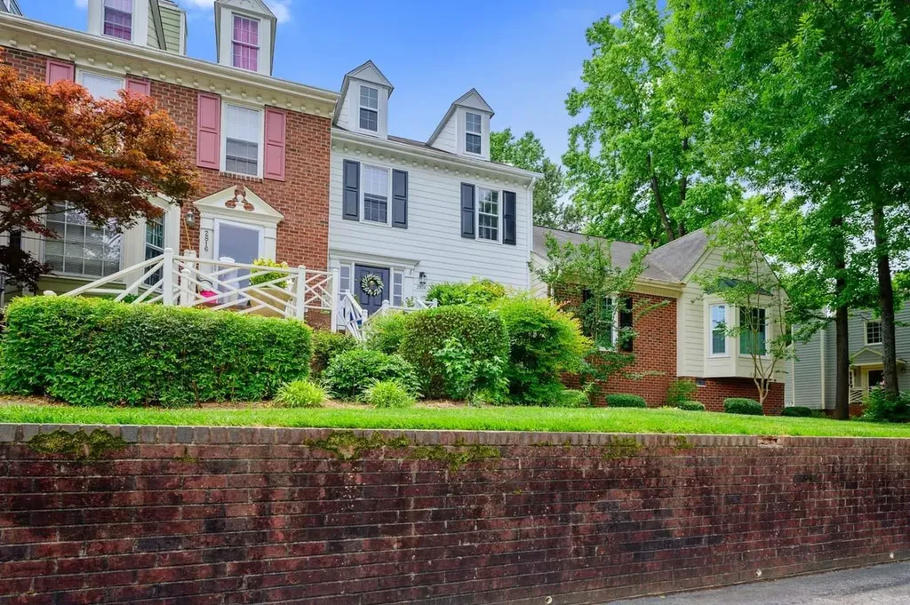2814 Bedfordshire Court Raleigh NC 27604