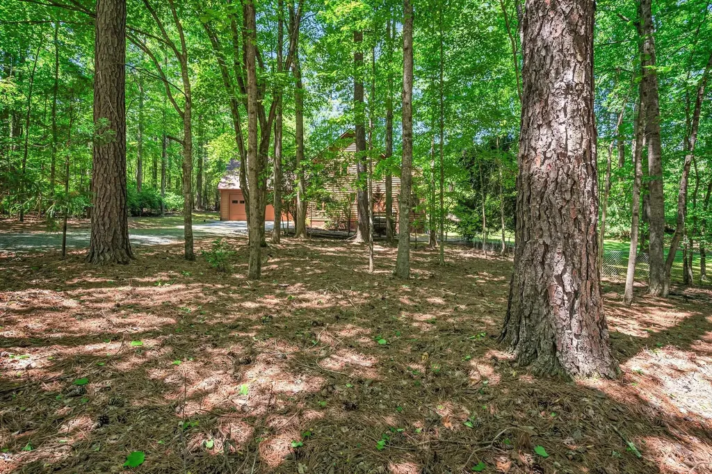 1102 Tallyho Trail Chapel Hill NC 27516