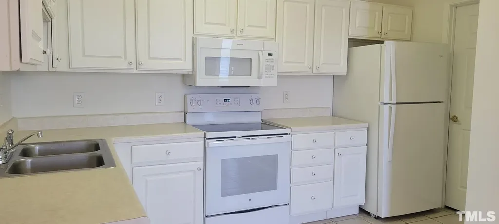 2511-301 Friedland Place Raleigh NC 27617
