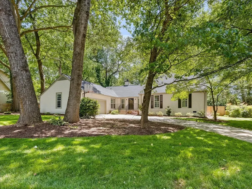 1907 Bobolink Lane Charlotte NC 28226