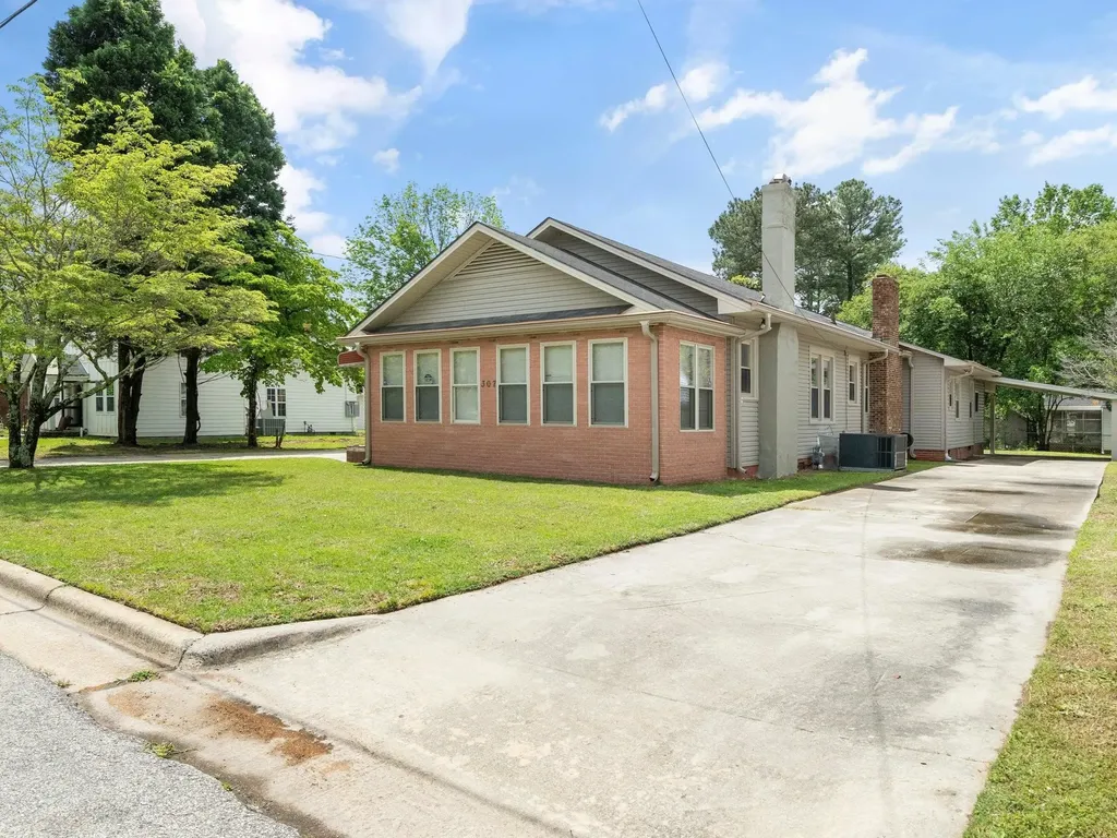 307 W Canary Street Dunn NC 28334