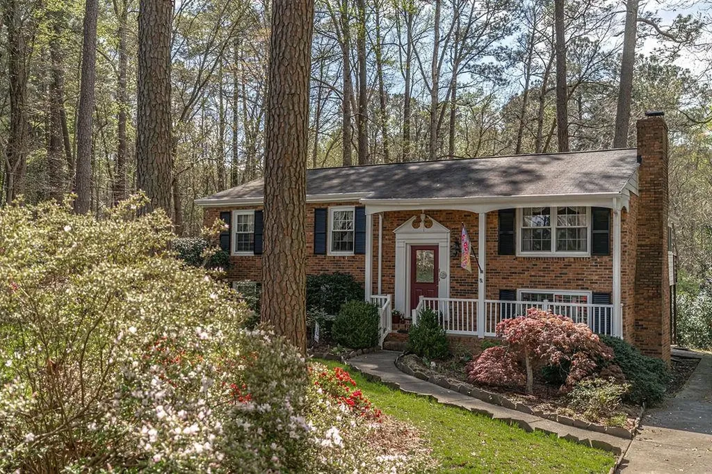 3505 Carriage Drive Raleigh NC 27612
