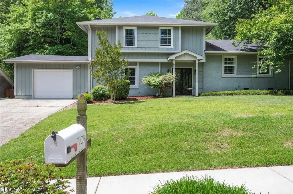 7709 Fiesta Way Raleigh NC 27615