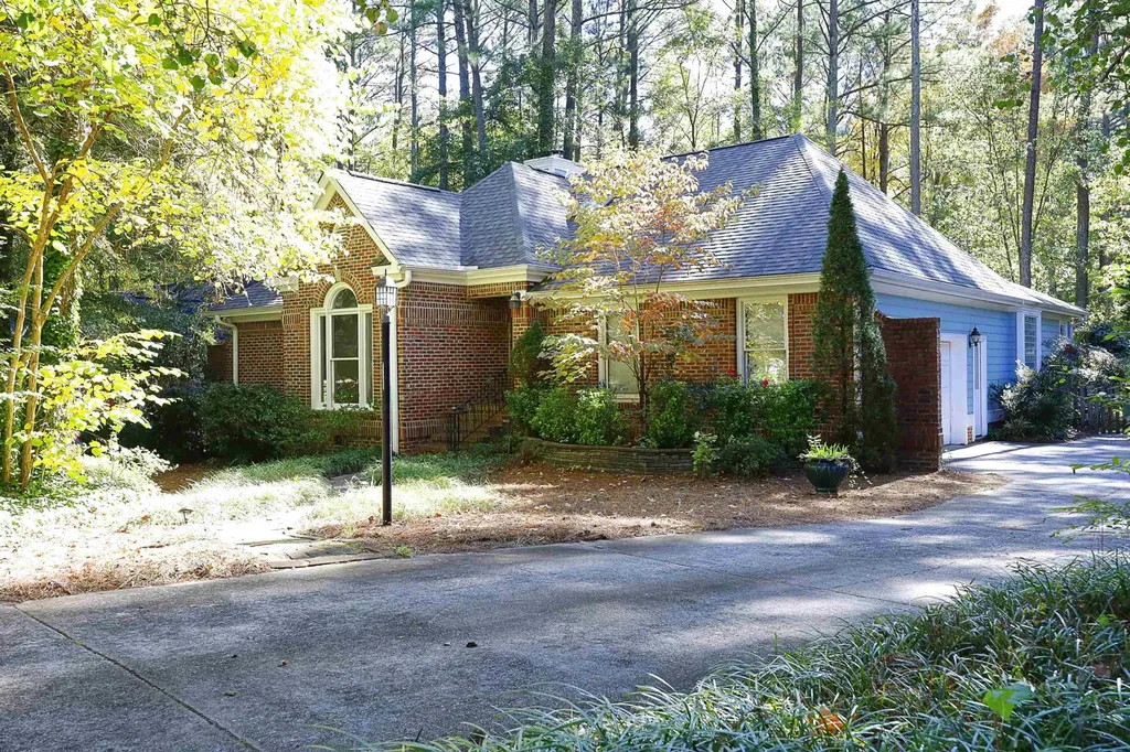 2105 Ridgefield Drive Chapel Hill NC 27517