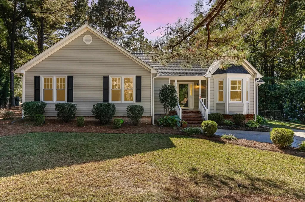 2048 Queen Charlotte Place Raleigh NC 27610