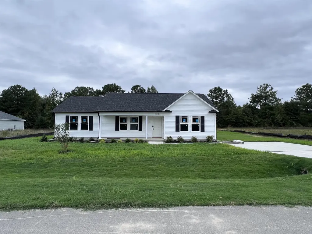 76 Perkins Avenue Selma NC 27576