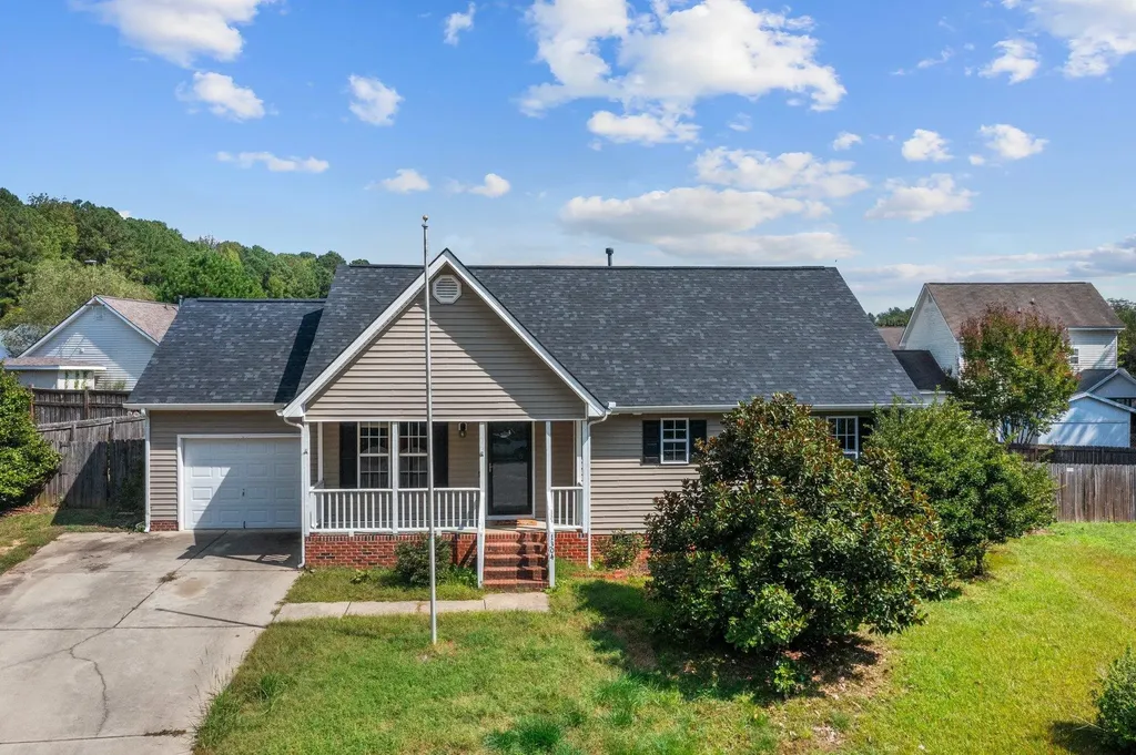1304 E Stone Arch Drive Fuquay Varina NC 27526