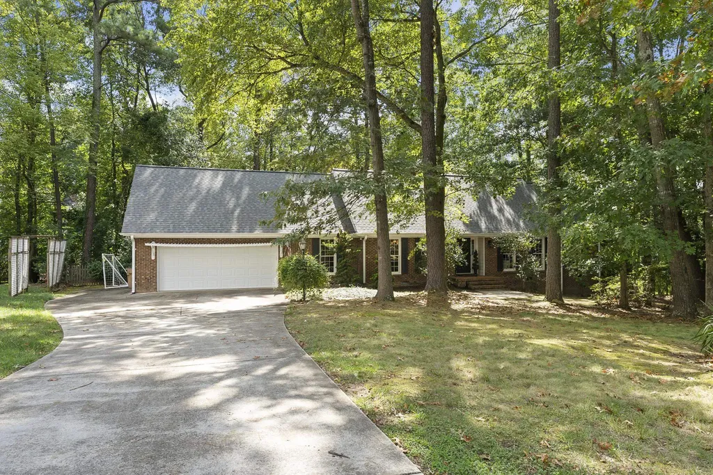6109 Redmond Court Raleigh NC 27612