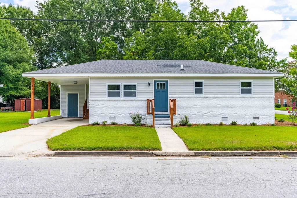 211 S Webb Street Selma NC 27576