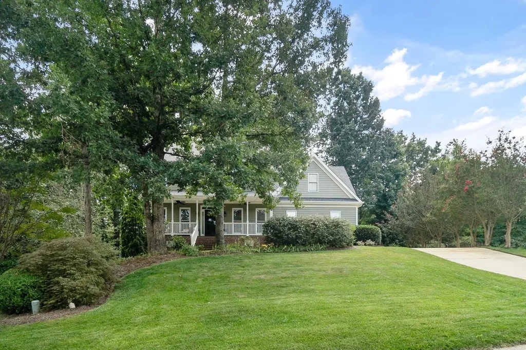 105 White Cedar Run Holly Springs NC 27540
