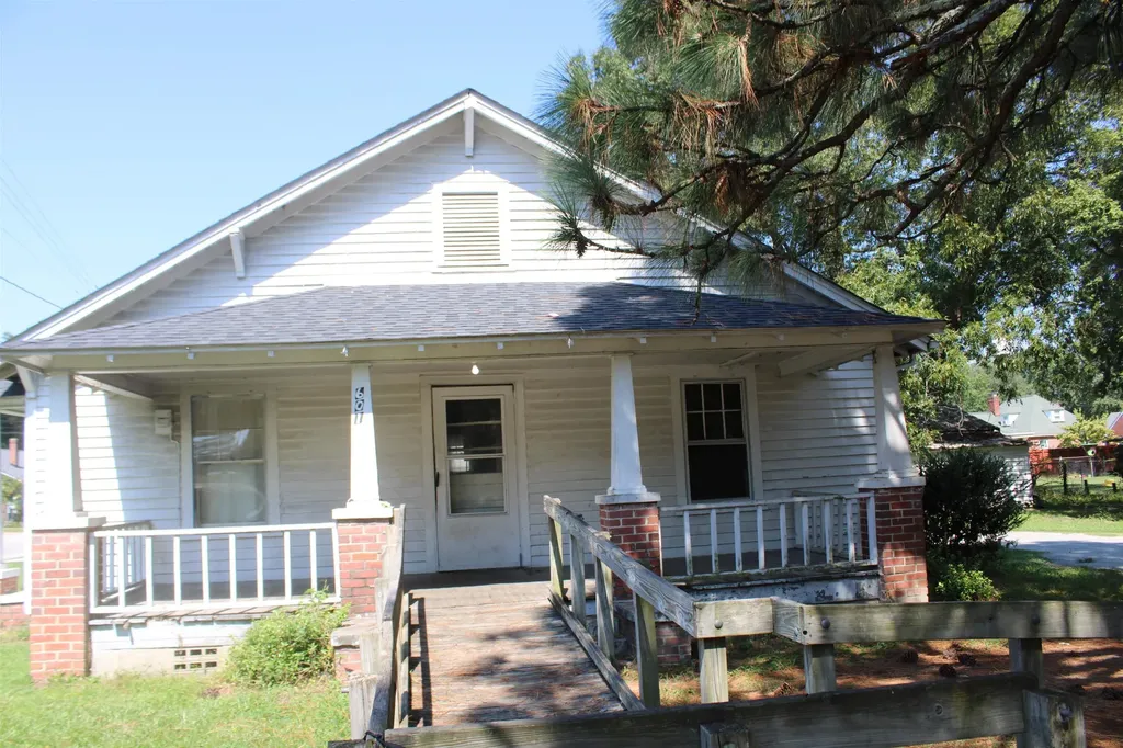 601 N Webb Street Selma NC 27576