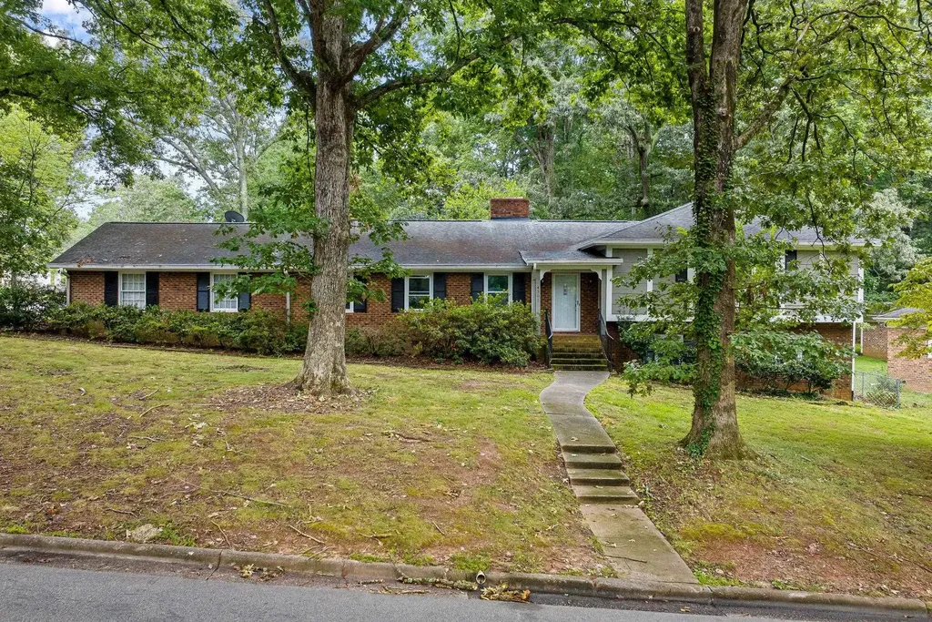 4301 Driftwood Drive Raleigh NC 27606