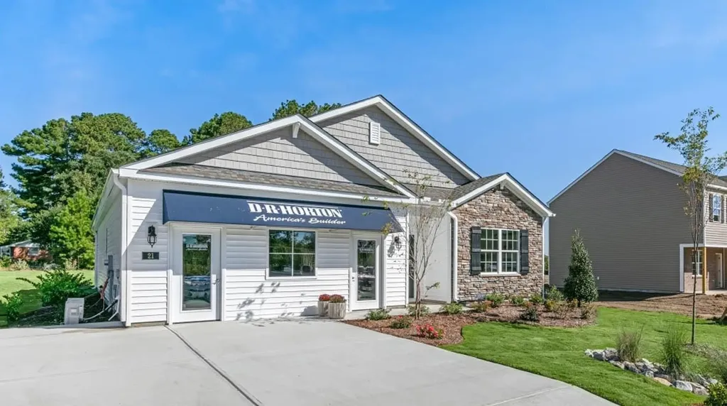 28 Moore Creek Drive Fuquay Varina NC 27526