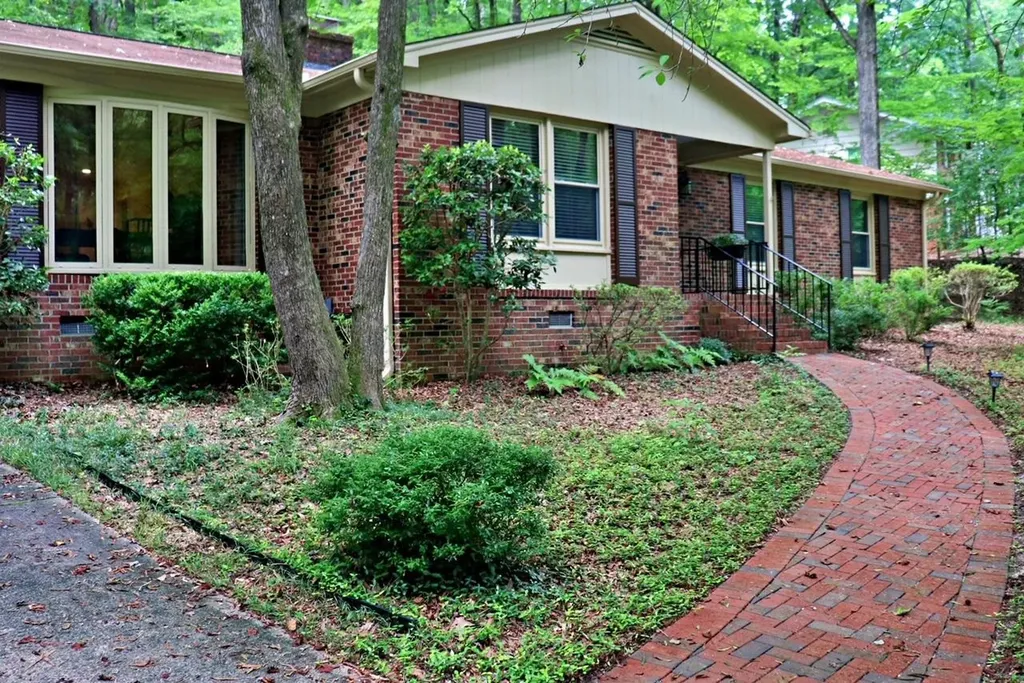 2112 Markham Drive Chapel Hill NC 27514