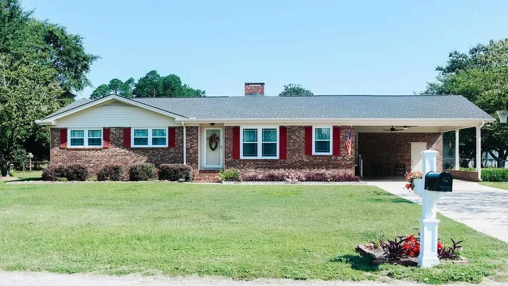 104 Chelsea Lane Dunn NC 28334