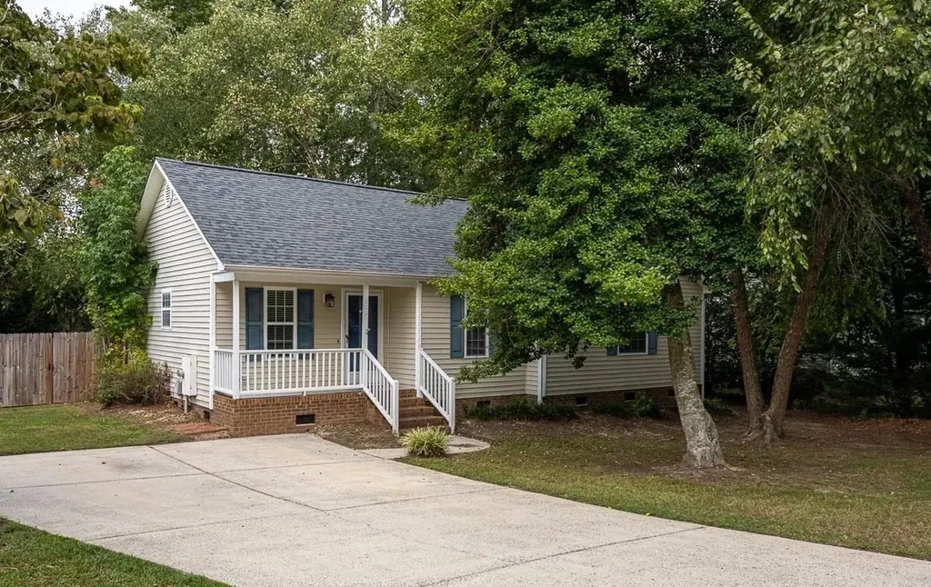 302 Garrison Avenue Clayton NC 27520