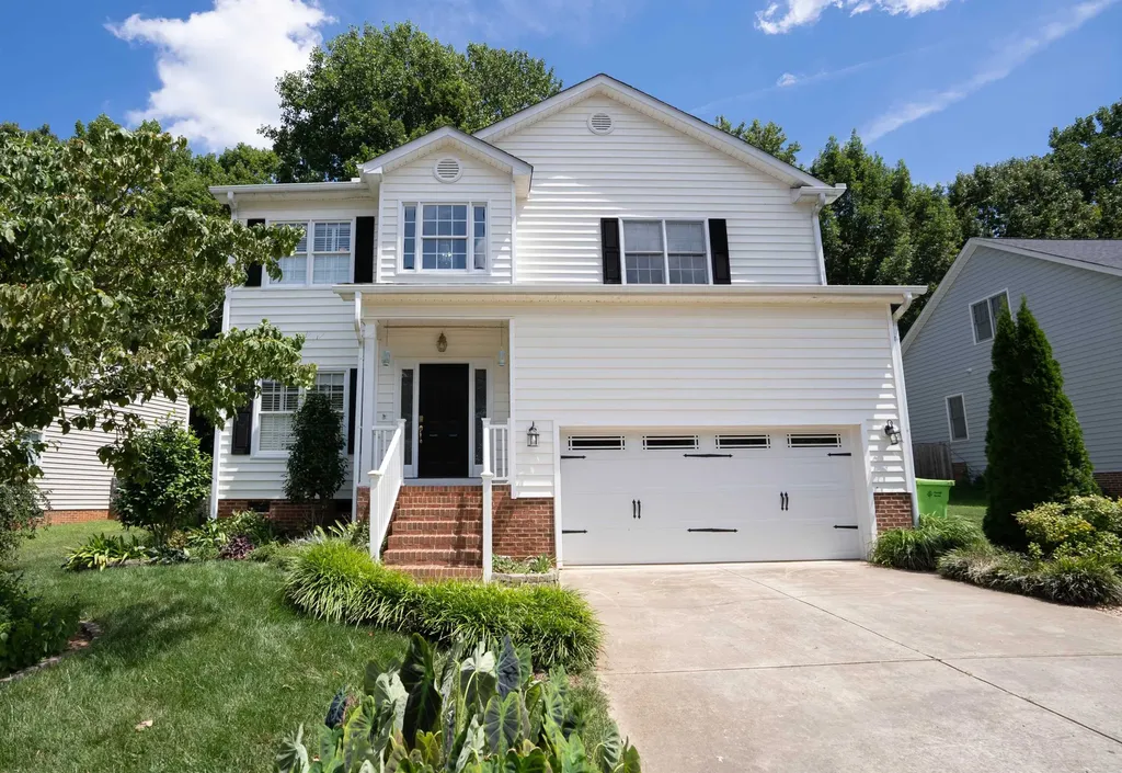 8905 Erinsbrook Drive Raleigh NC 27617