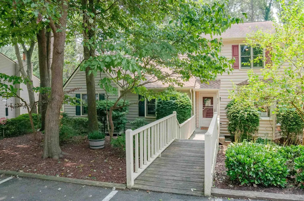 6521 English Oaks Drive Raleigh NC 27615