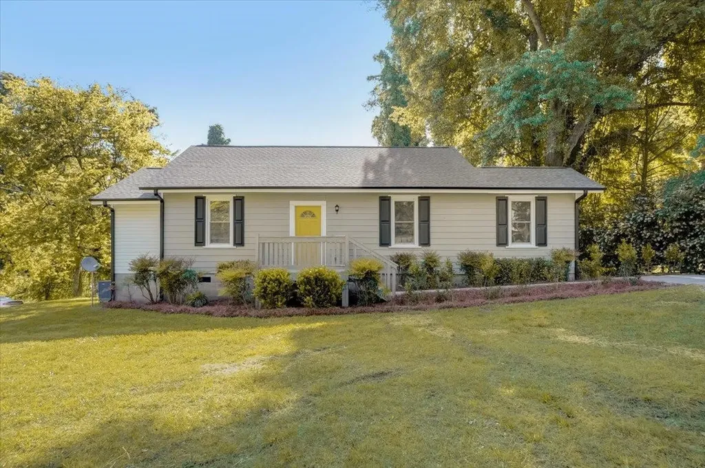 220 N Peartree Lane Raleigh NC 27610