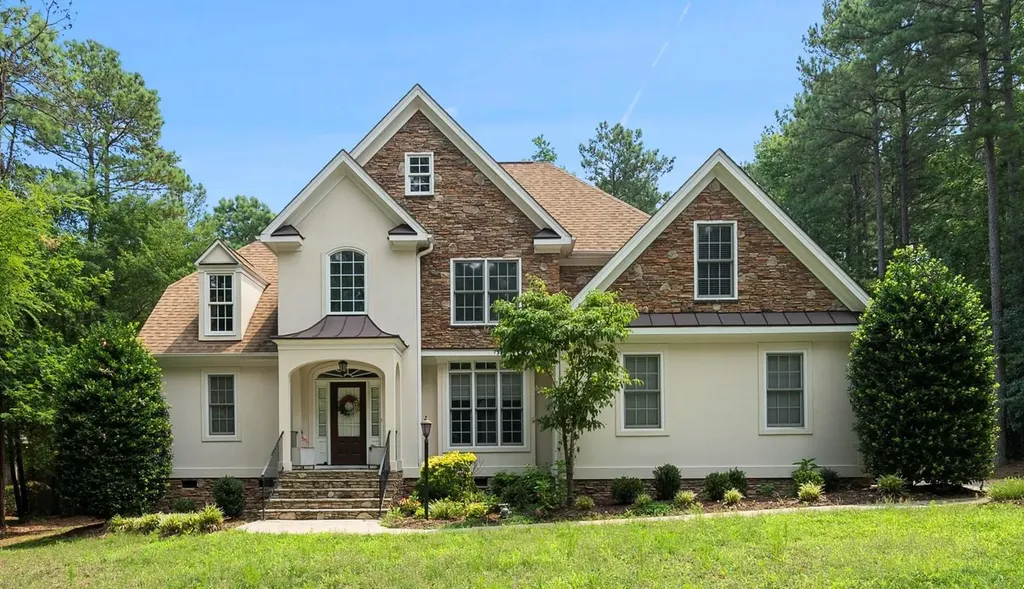 4913 Stoneyoak Lane Raleigh NC 27610
