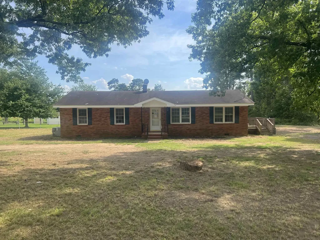 2004 Happy Trails Road Clayton NC 27520