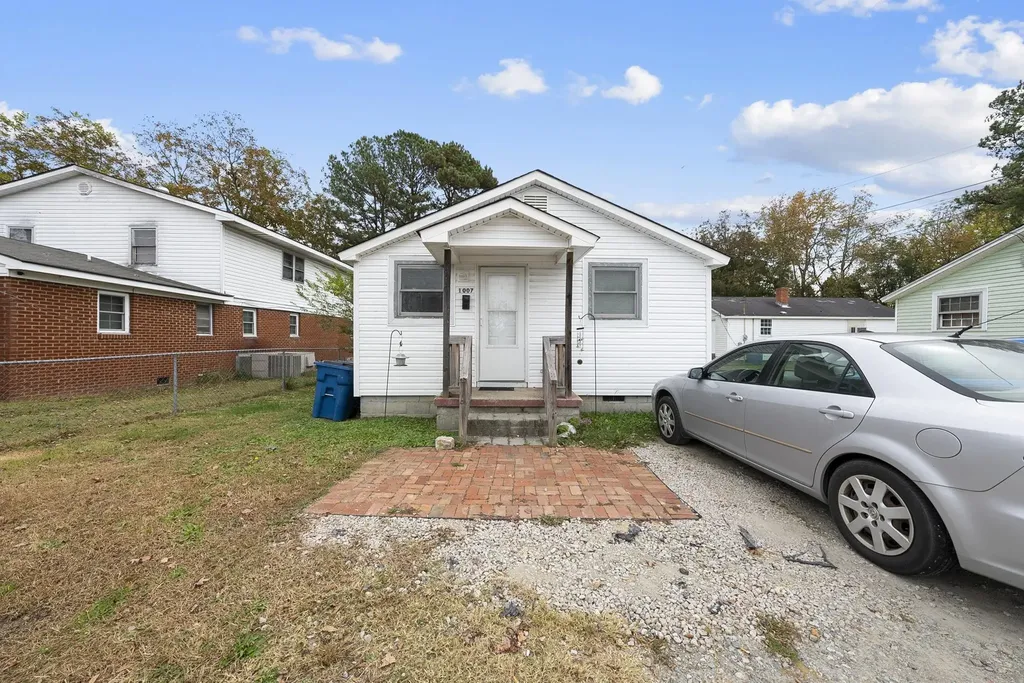 1007 S Mckay Avenue Dunn NC 28334