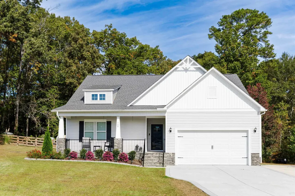 709 Creekside Avenue Selma NC 27576