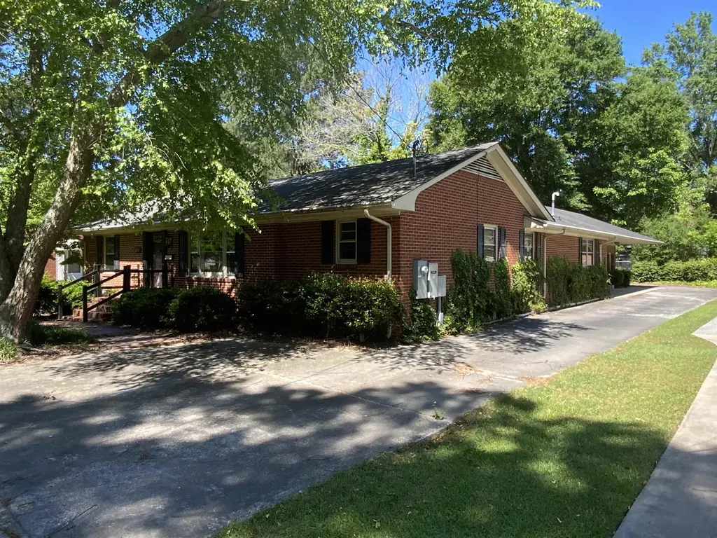 611 N Park Avenue Dunn NC 28334