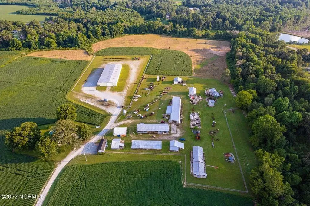 382 Pig Cradle Lane Clinton NC 28328