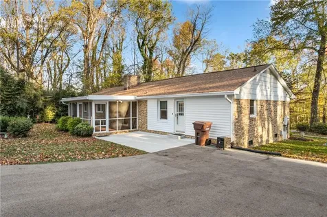 1874 Stratford Road Burlington NC 27217