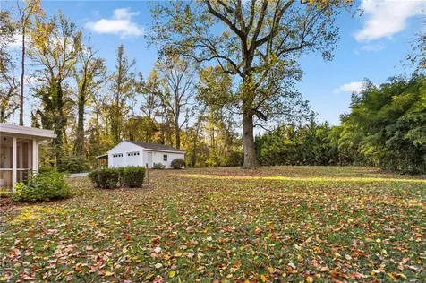 1874 Stratford Road Burlington NC 27217