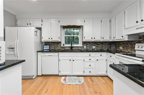 1874 Stratford Road Burlington NC 27217