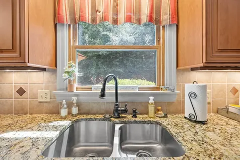 911 Emory Lane Raleigh NC 27609