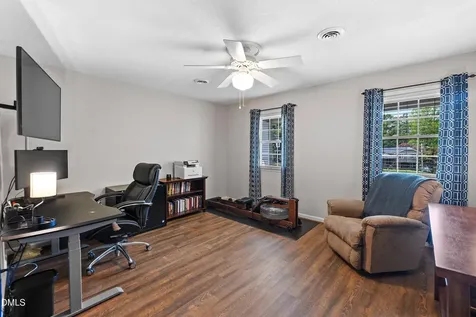 911 Emory Lane Raleigh NC 27609