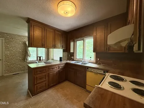 8604 Caswell Court Raleigh NC 27613
