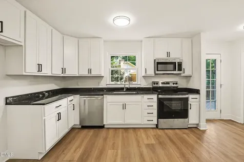 102 Amesbury Lane Cary NC 27511