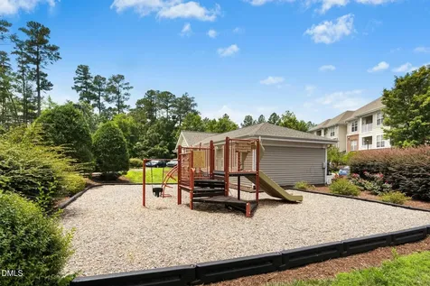 613 Ives Court Chapel Hill NC 27514