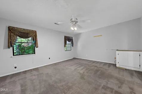 5701 Forest Lawn Court Raleigh NC 27612