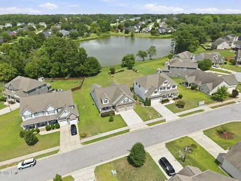 2204 Mills Crest Street Fuquay Varina NC 27526