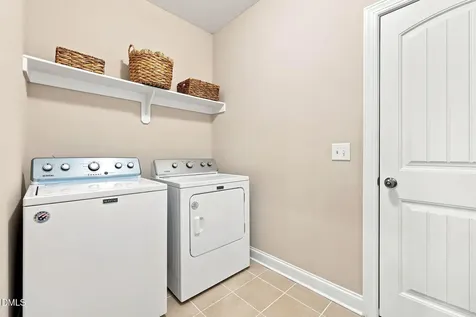 2204 Mills Crest Street Fuquay Varina NC 27526